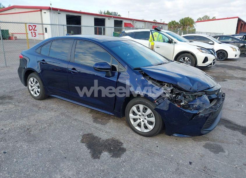 2023 Toyota Corolla LE (VIN JTDB4MEE9PJ004092) main photo