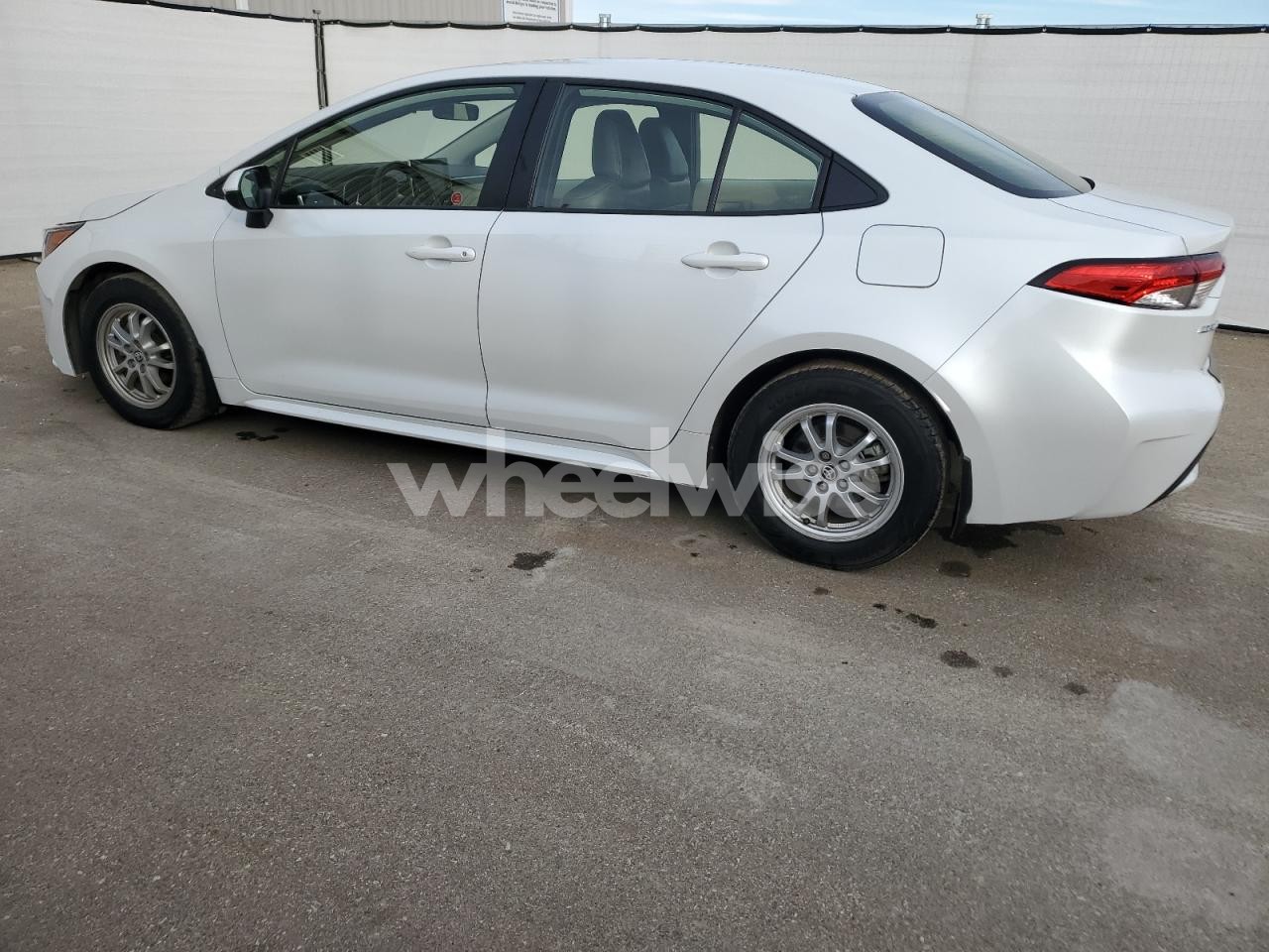 Photo 2 of 2022 TOYOTA COROLLA N/A (VIN JTDBBMBE3N3501795)