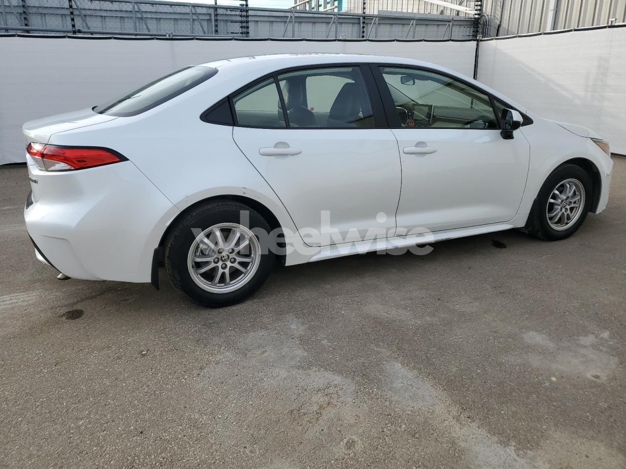 Photo 3 of 2022 TOYOTA COROLLA N/A (VIN JTDBBMBE3N3501795)