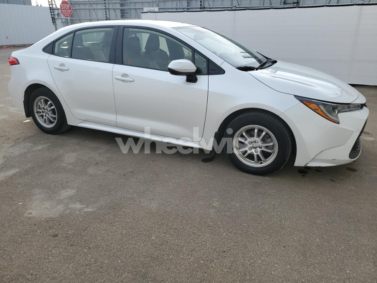 Photo 4 of 2022 TOYOTA COROLLA N/A (VIN JTDBBMBE3N3501795)