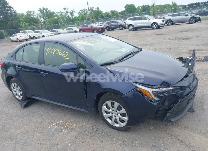 2024 Toyota Corolla HYBRID LE (VIN JTDBCMFE0RJ016586) main photo