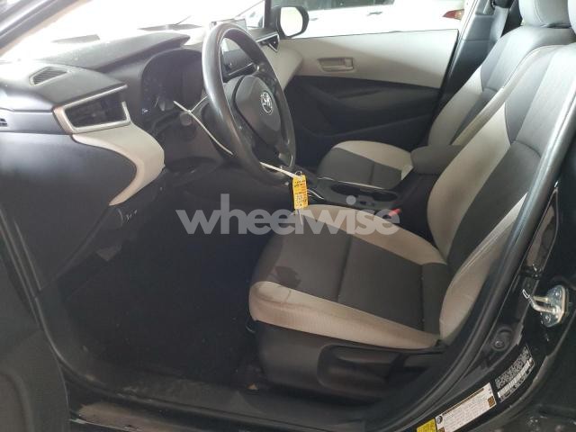 2025 TOYOTA COROLLA LE (VIN JTDBCMFE0SJ039792) main photo