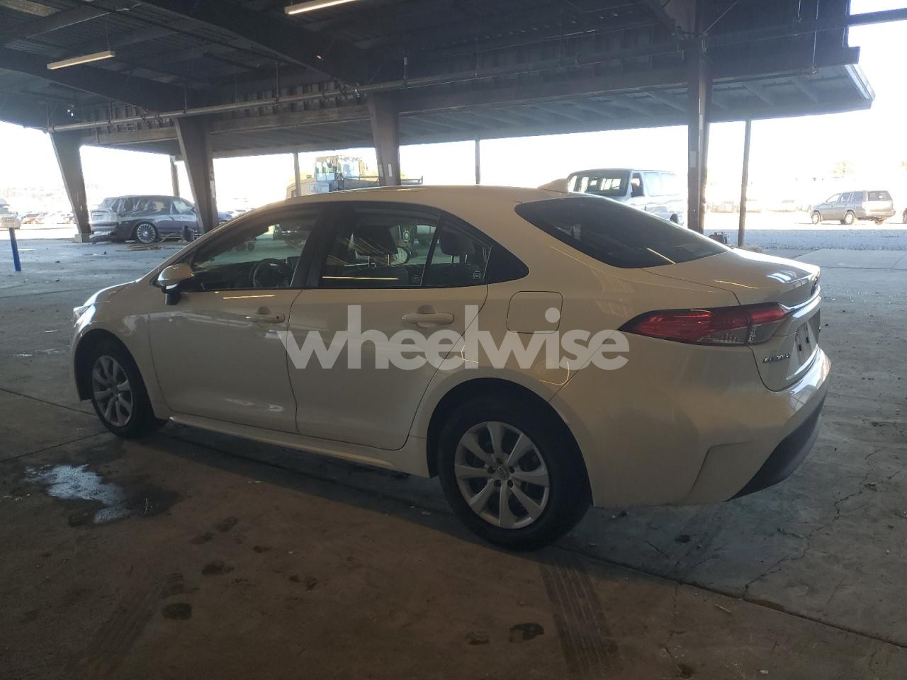 Photo 2 of 2024 TOYOTA COROLLA LE (VIN JTDBCMFE1R3047463)