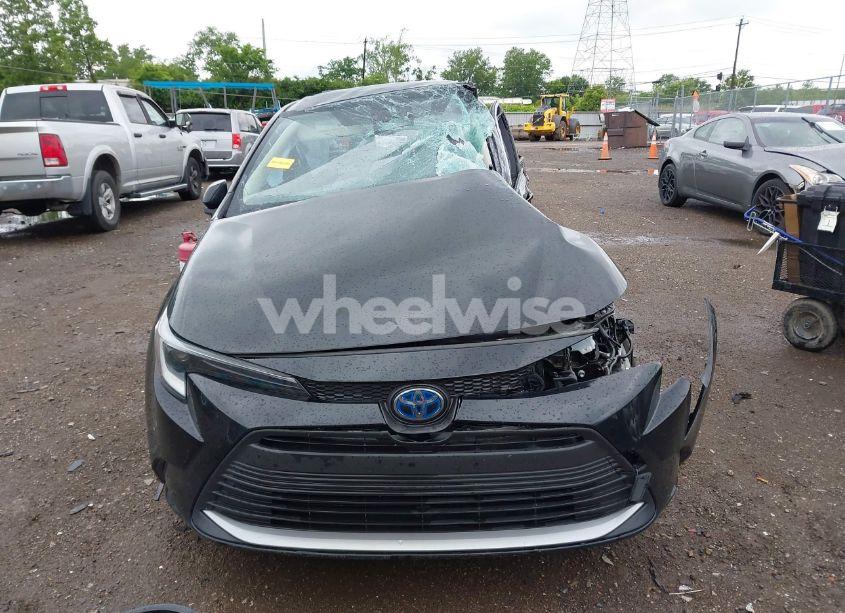 Photo 12 of 2024 Toyota Corolla HYBRID XLE (VIN JTDBCMFE1RJ021022)