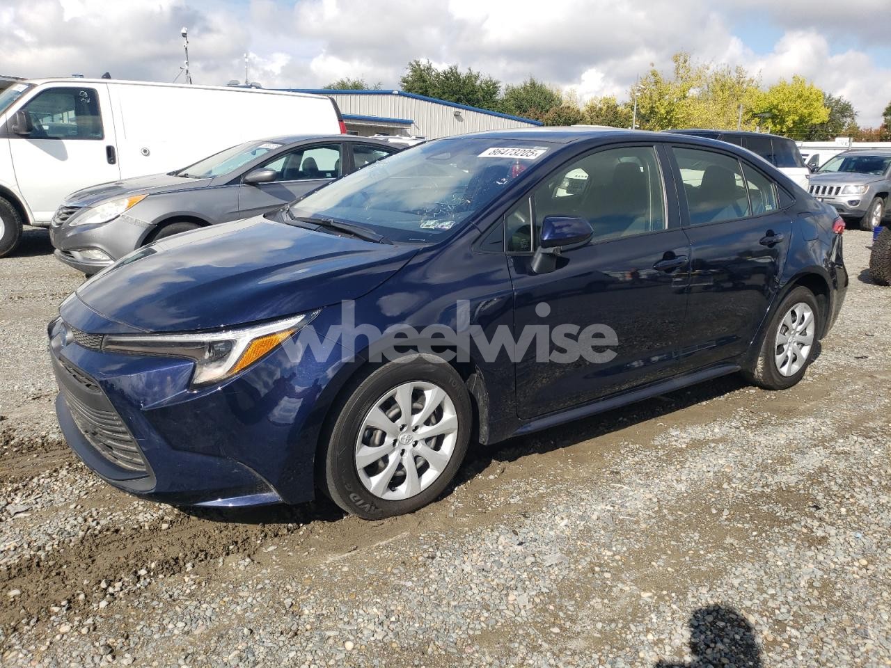 2025 TOYOTA COROLLA LE (VIN JTDBCMFE1S3079335) main photo