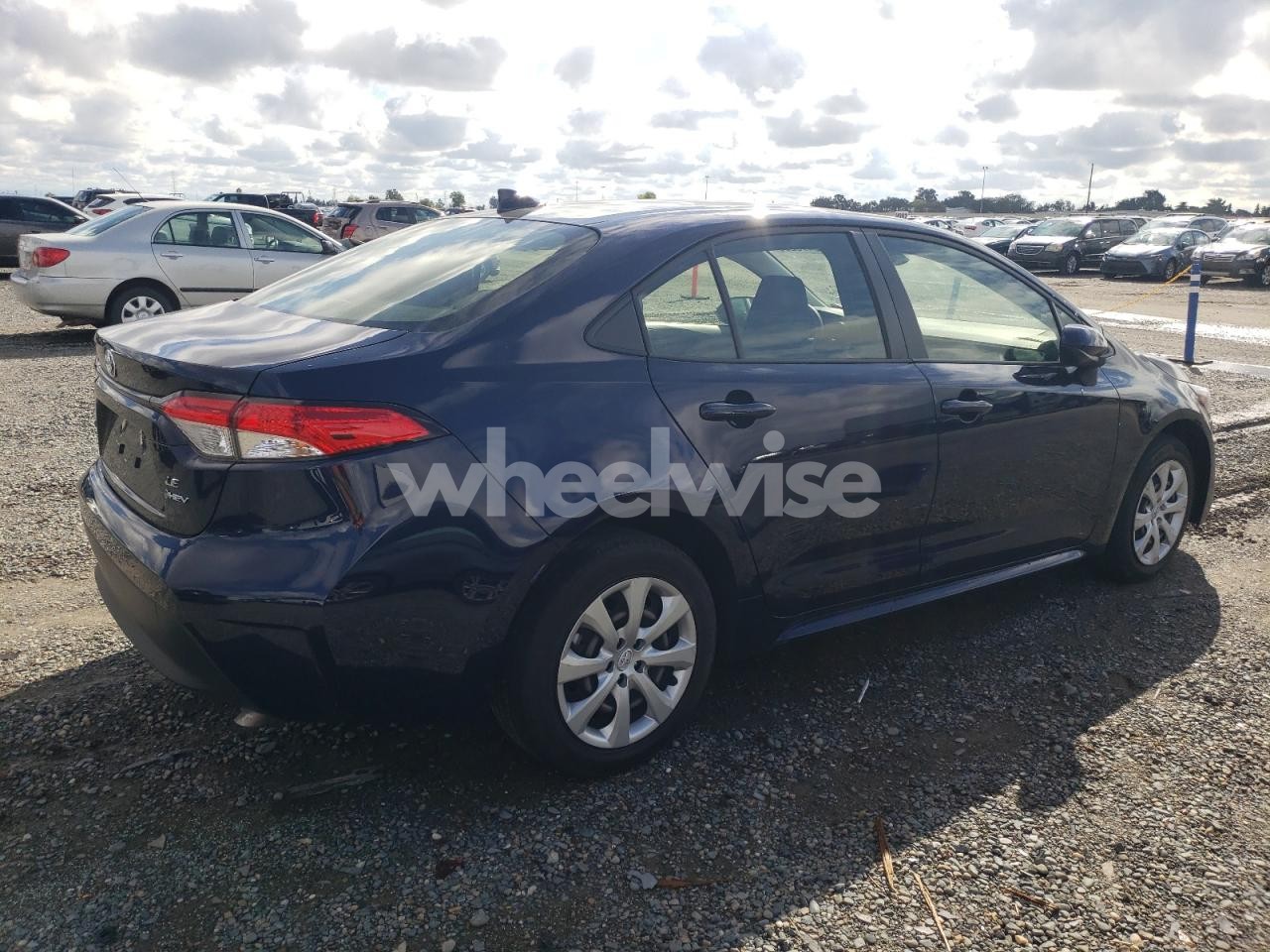 Photo 3 of 2025 TOYOTA COROLLA LE (VIN JTDBCMFE1S3079335)