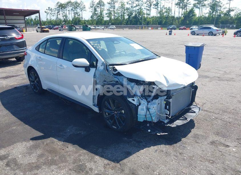 2025 Toyota Corolla HYBRID SE (VIN JTDBCMFE1SJ045651) main photo