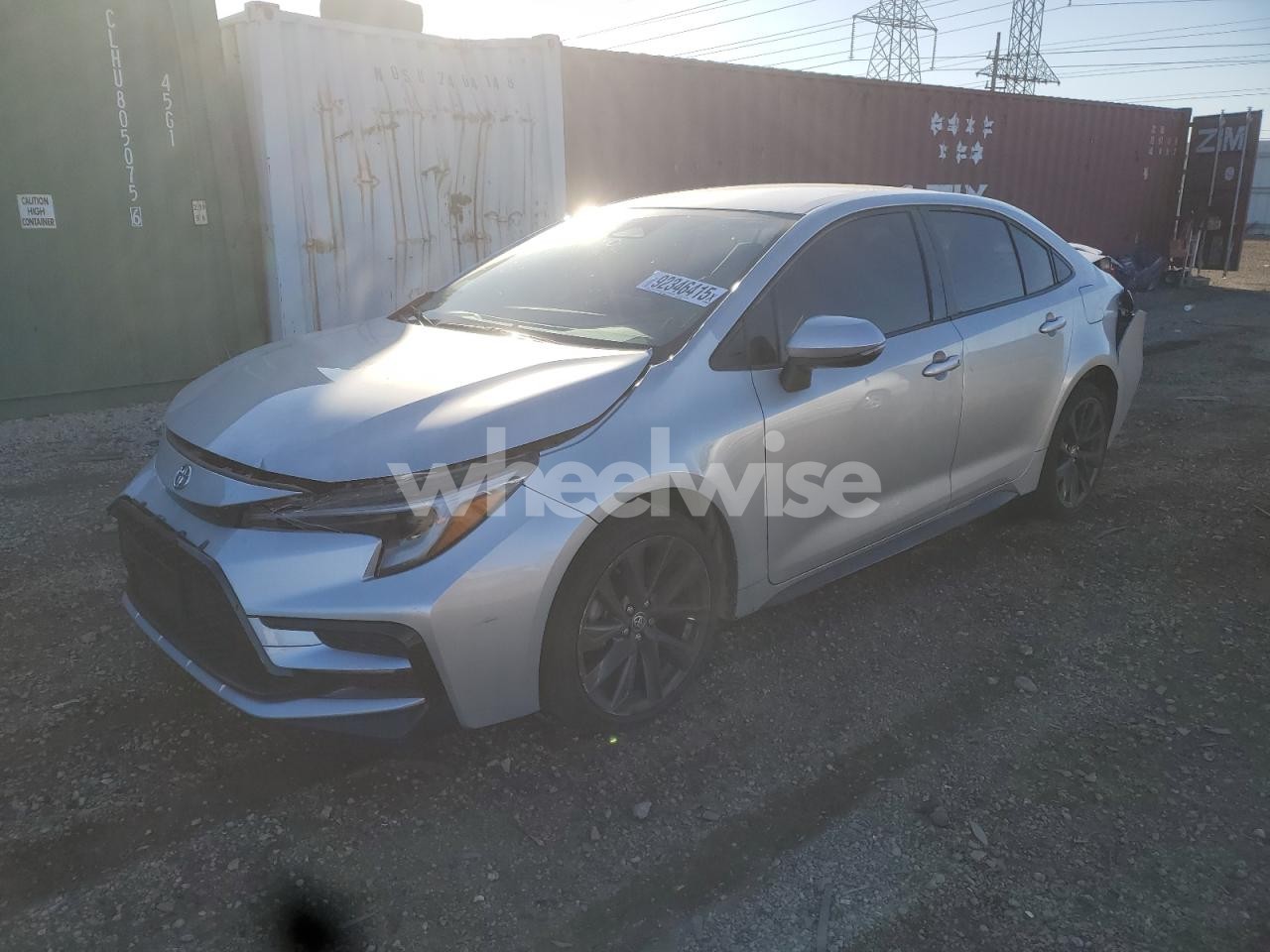 2024 TOYOTA COROLLA LE (VIN JTDBCMFE2R3027805) main photo