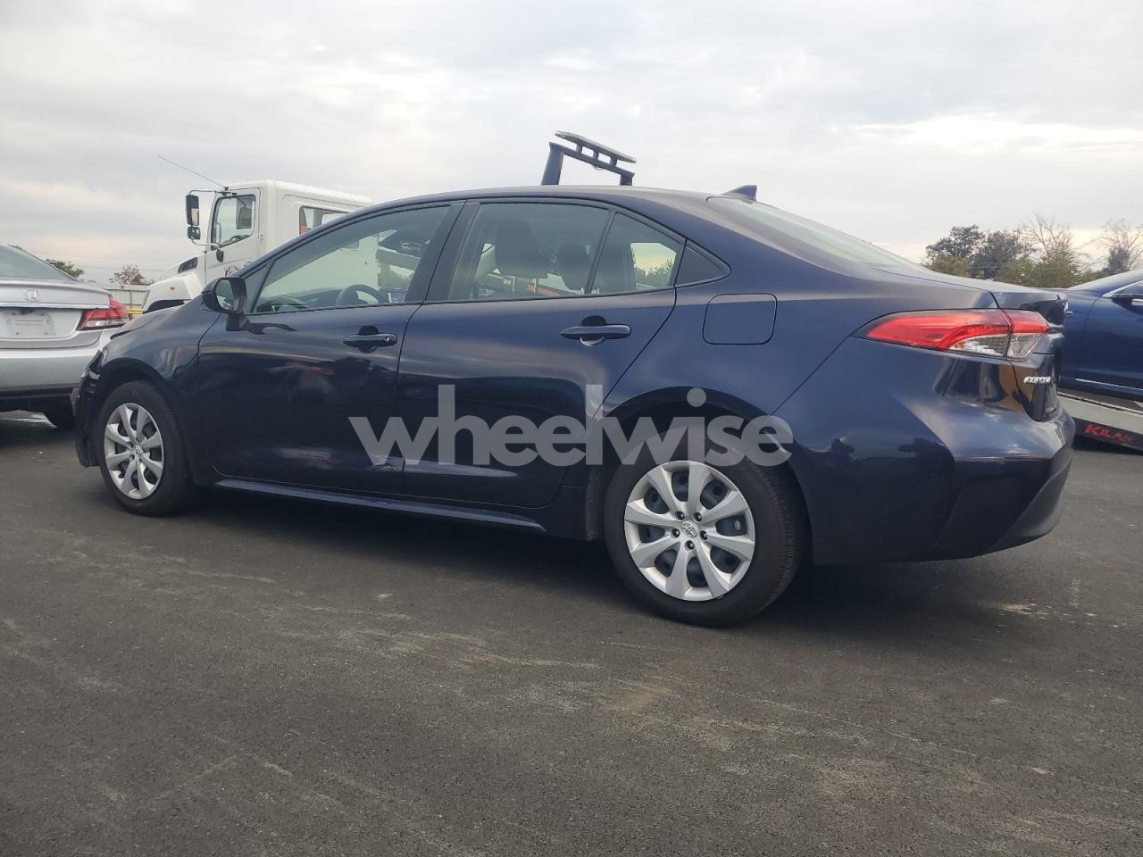 Photo 2 of 2024 TOYOTA COROLLA LE (VIN JTDBCMFE2RJ021191)