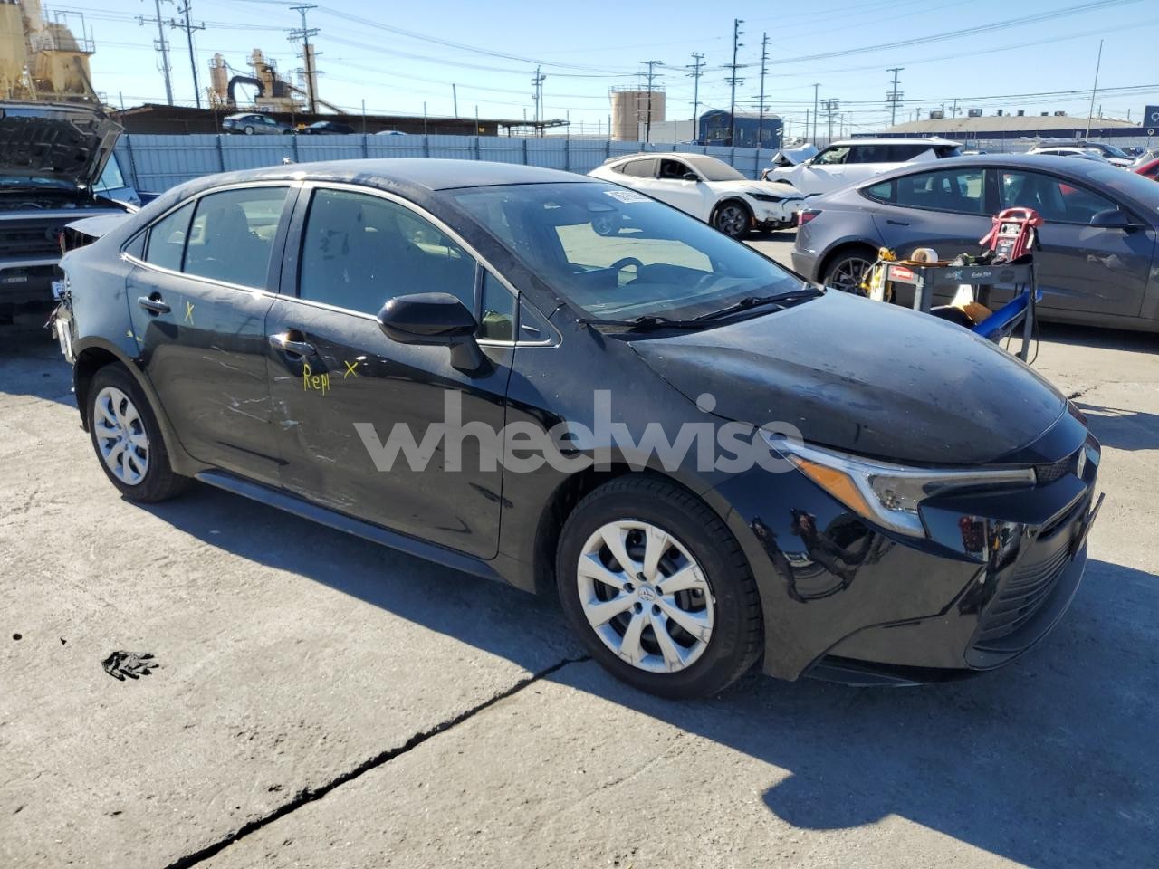 Photo 4 of 2025 TOYOTA COROLLA LE (VIN JTDBCMFE2SJ047568)