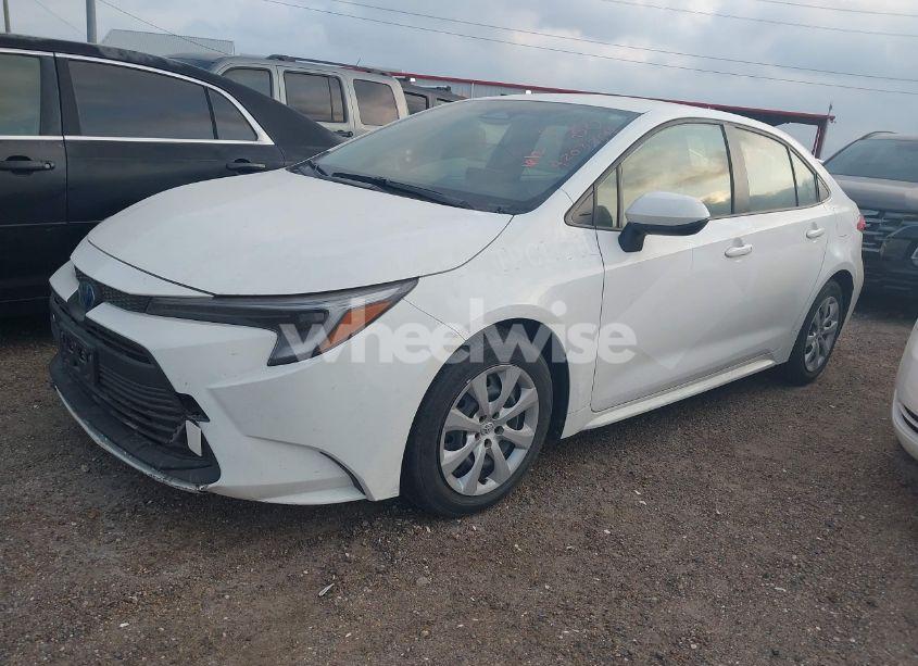 Photo 2 of 2023 Toyota Corolla HYBRID LE (VIN JTDBCMFE4PJ011078)