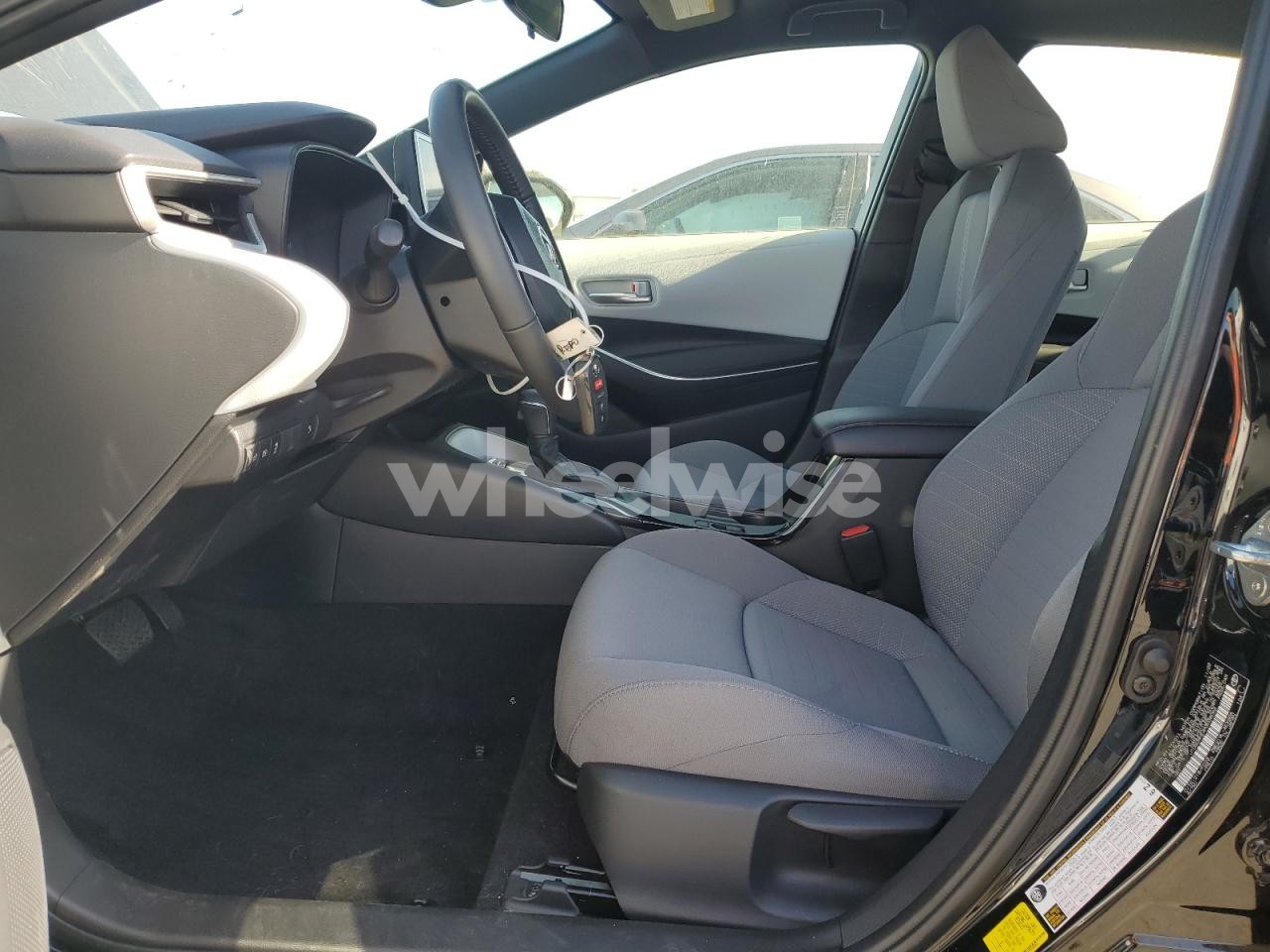 Photo 7 of 2024 TOYOTA COROLLA LE (VIN JTDBCMFE4R3038062)