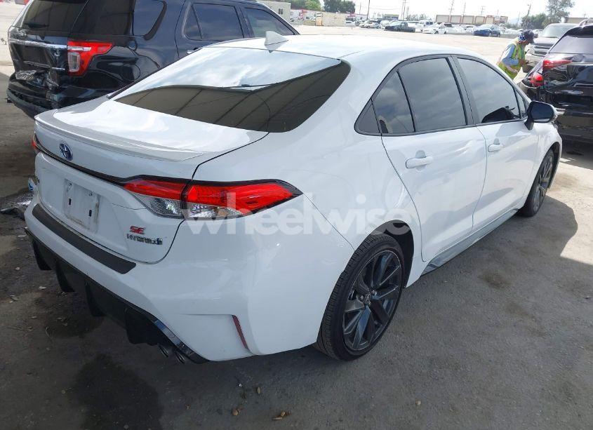 Photo 4 of 2024 Toyota Corolla HYBRID SE (VIN JTDBCMFE4R3063432)