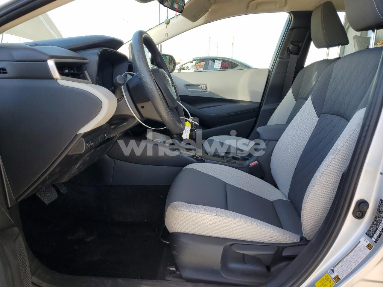 Photo 7 of 2024 TOYOTA COROLLA LE (VIN JTDBCMFE4R3067898)