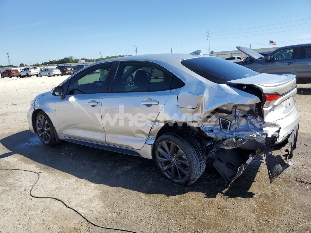 Photo 2 of 2024 TOYOTA COROLLA LE (VIN JTDBCMFE5R3034425)