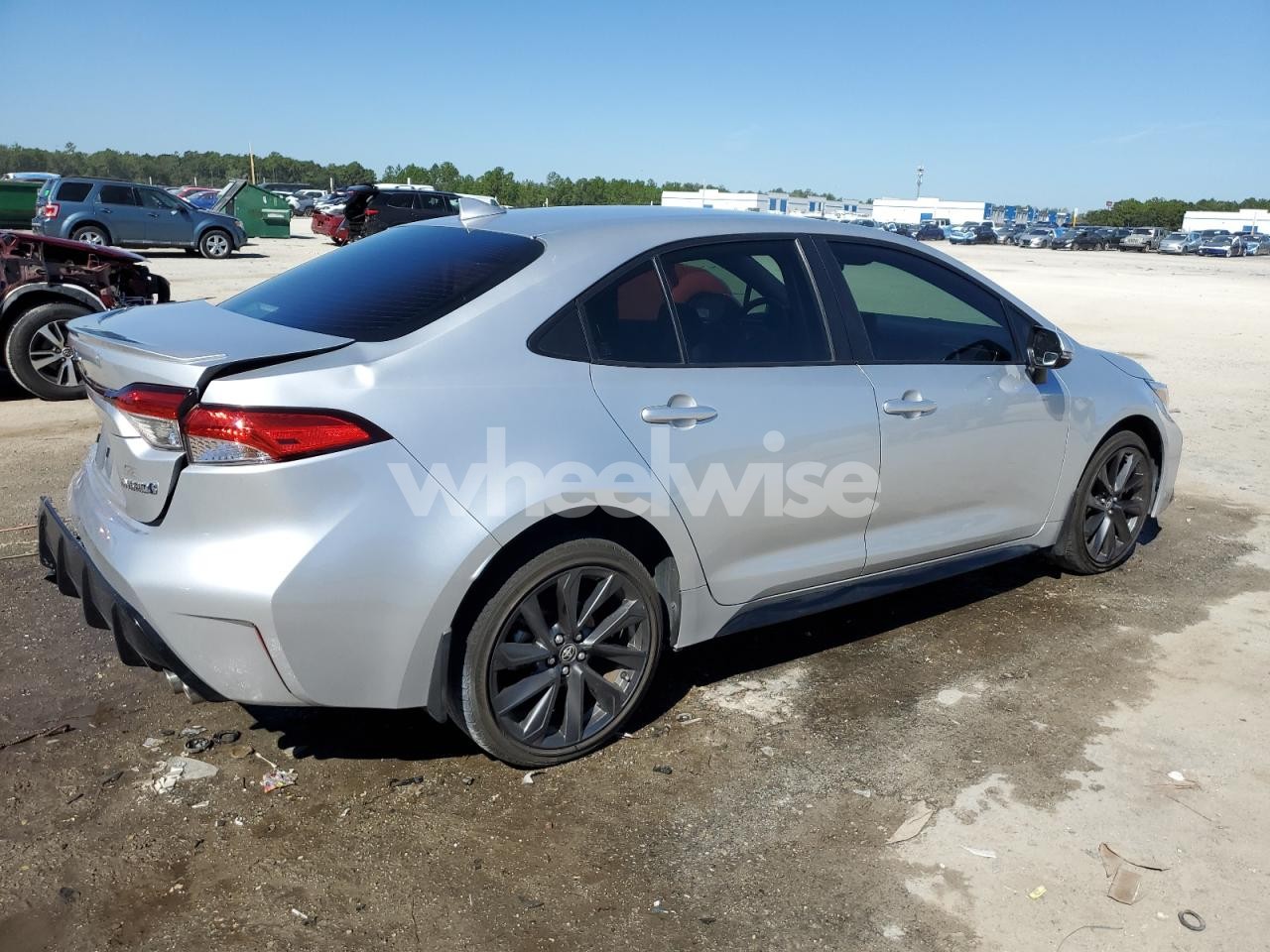 Photo 3 of 2024 TOYOTA COROLLA LE (VIN JTDBCMFE5R3034425)