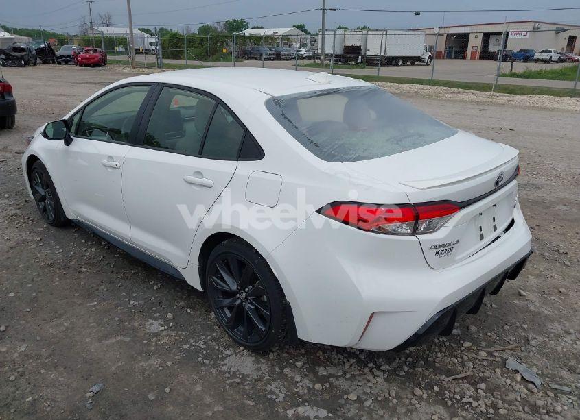 Photo 3 of 2024 Toyota Corolla HYBRID SE (VIN JTDBCMFE5R3042086)