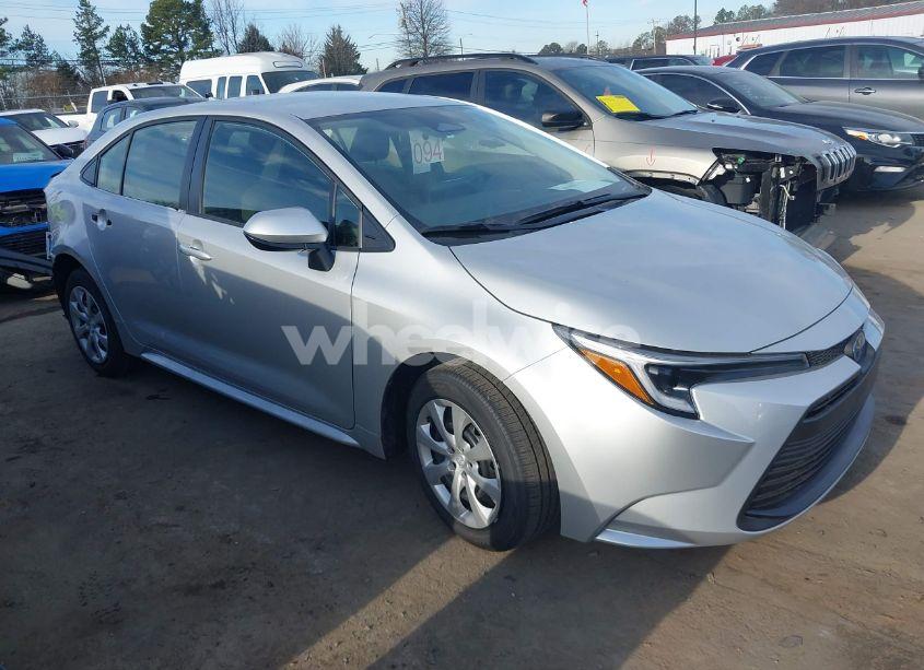 2025 Toyota Corolla HYBRID LE (VIN JTDBCMFE5S3078155) main photo