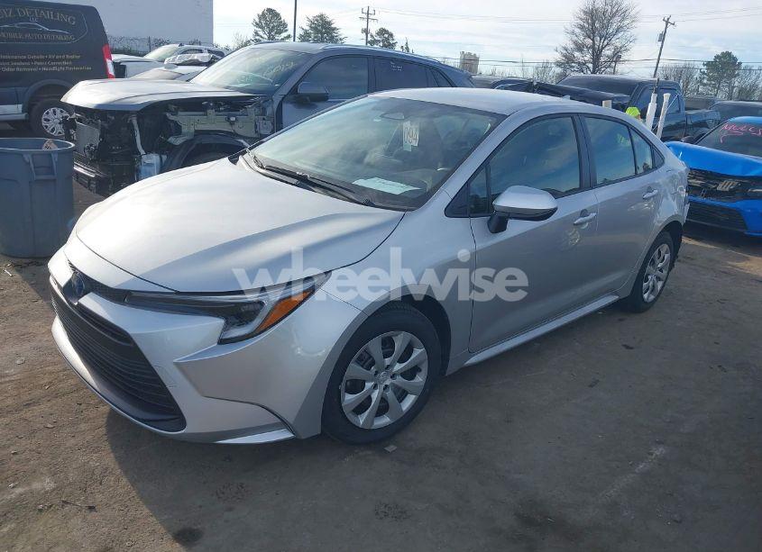 Photo 2 of 2025 Toyota Corolla HYBRID LE (VIN JTDBCMFE5S3078155)