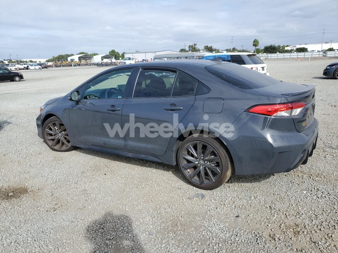 Photo 2 of 2025 TOYOTA COROLLA LE (VIN JTDBCMFE5S3079497)