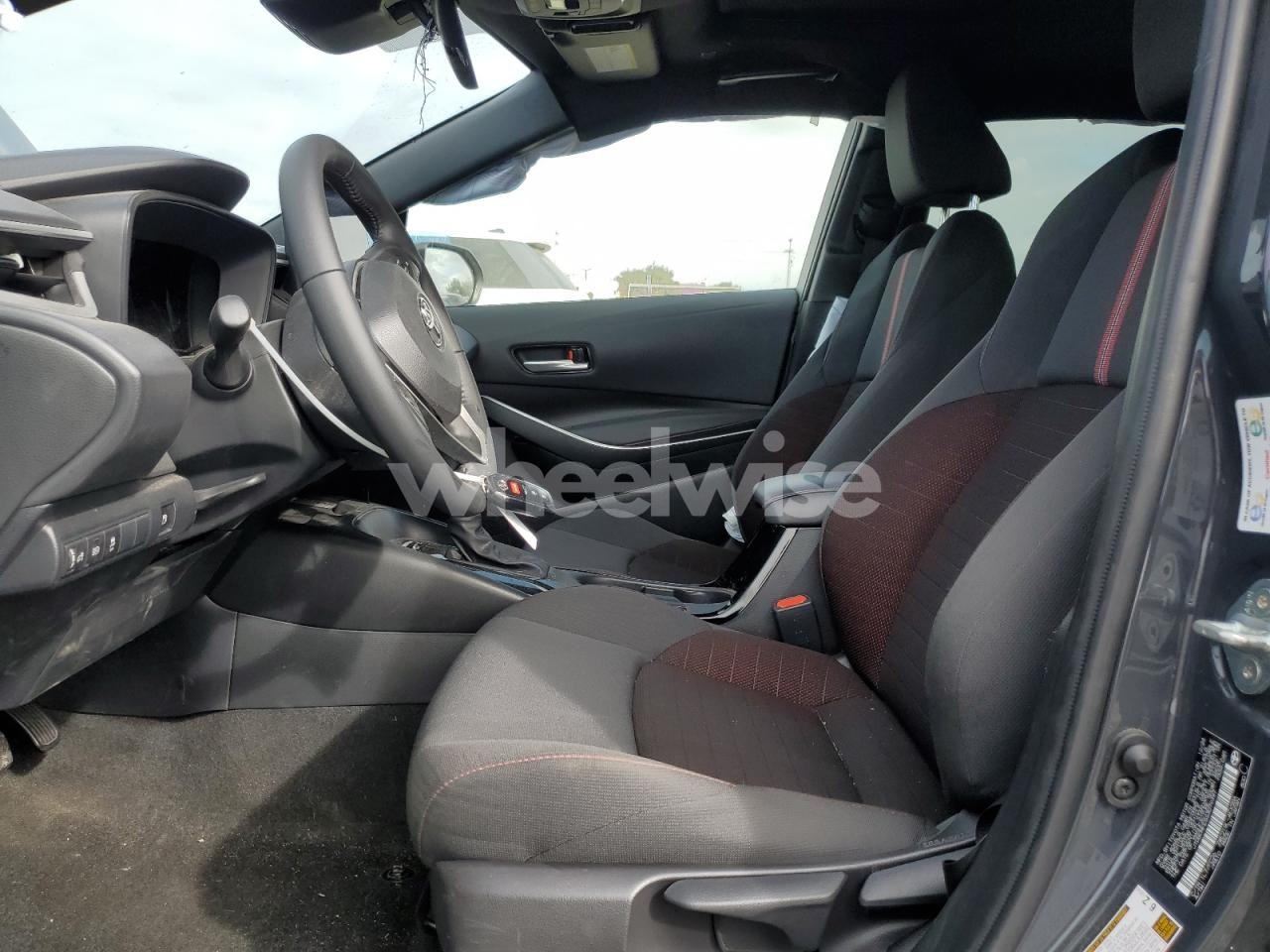 Photo 7 of 2025 TOYOTA COROLLA LE (VIN JTDBCMFE5S3079497)