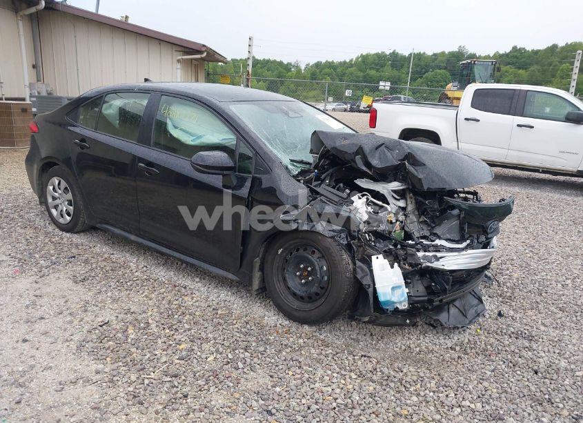 2025 Toyota Corolla HYBRID LE (VIN JTDBCMFE5SJ039996) main photo
