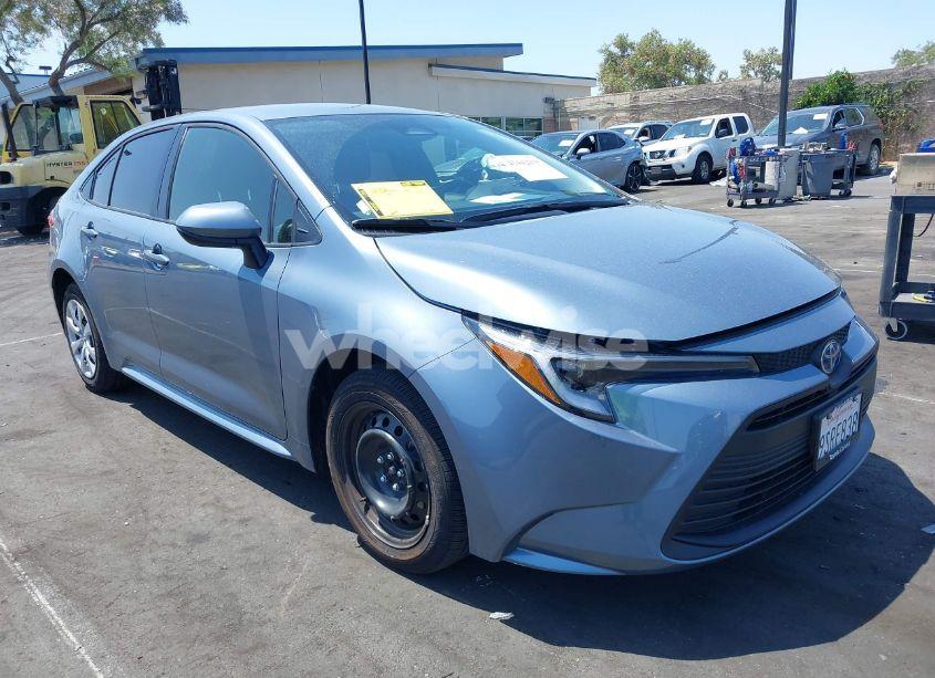 2025 Toyota Corolla HYBRID LE (VIN JTDBCMFE6SJ045080) main photo