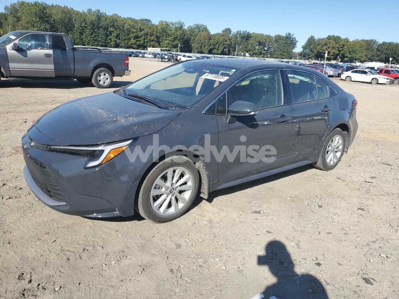 2024 TOYOTA COROLLA LE (VIN JTDBCMFE7R3034751) main photo