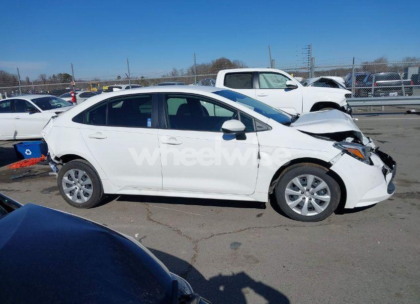 Photo 13 of 2024 Toyota Corolla HYBRID LE (VIN JTDBCMFE8R3039487)