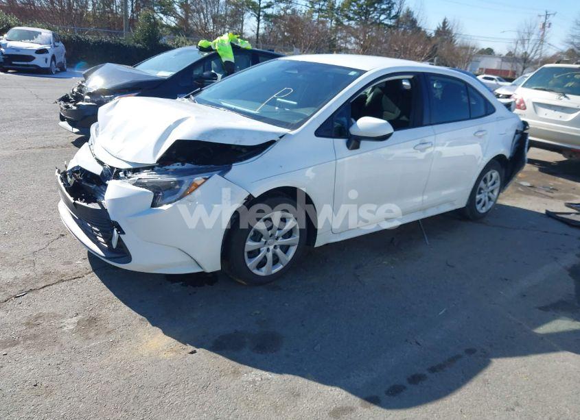 Photo 2 of 2024 Toyota Corolla HYBRID LE (VIN JTDBCMFE8R3039487)