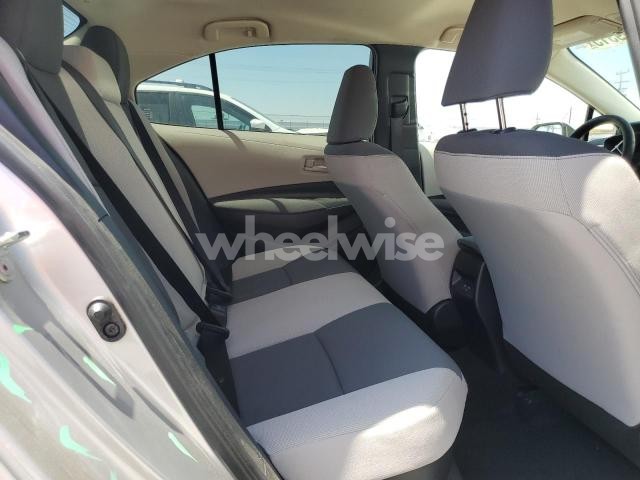 2024 TOYOTA COROLLA LE (VIN JTDBCMFEXRJ026154) main photo