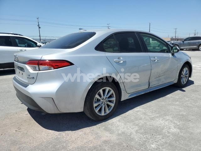 Photo 2 of 2024 TOYOTA COROLLA LE (VIN JTDBCMFEXRJ026154)