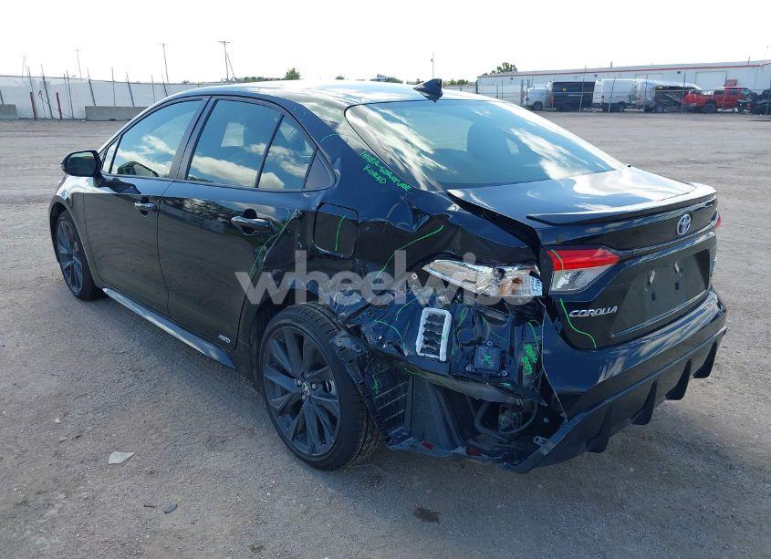 Photo 3 of 2025 Toyota Corolla HYBRID SE (VIN JTDBDMHE2S3018991)