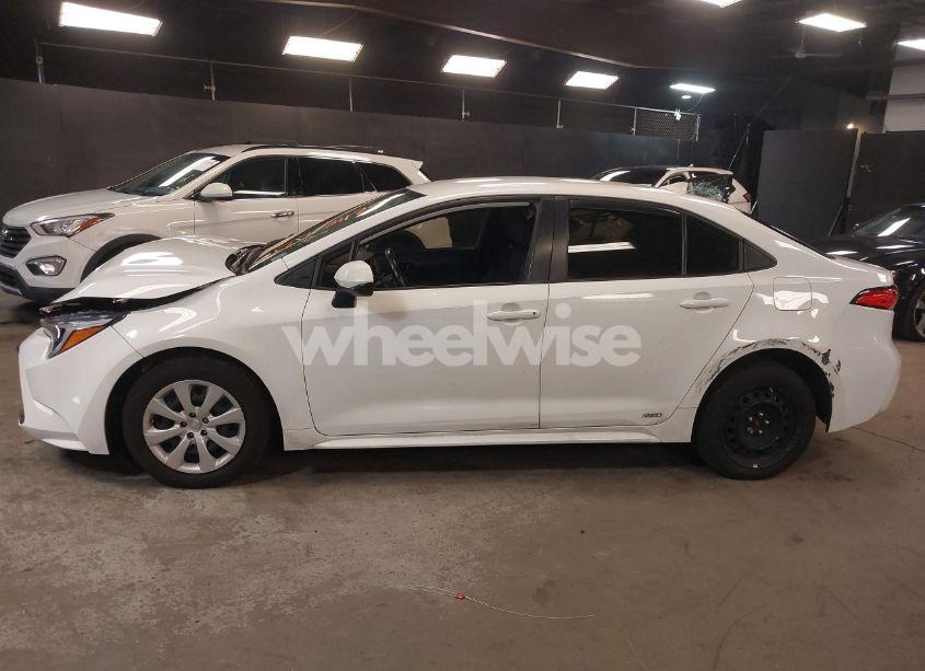 Photo 14 of 2023 Toyota Corolla HYBRID LE (VIN JTDBDMHE3P3003472)