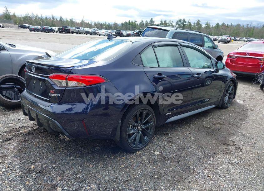 Photo 4 of 2024 Toyota Corolla HYBRID SE (VIN JTDBDMHE9RJ010845)