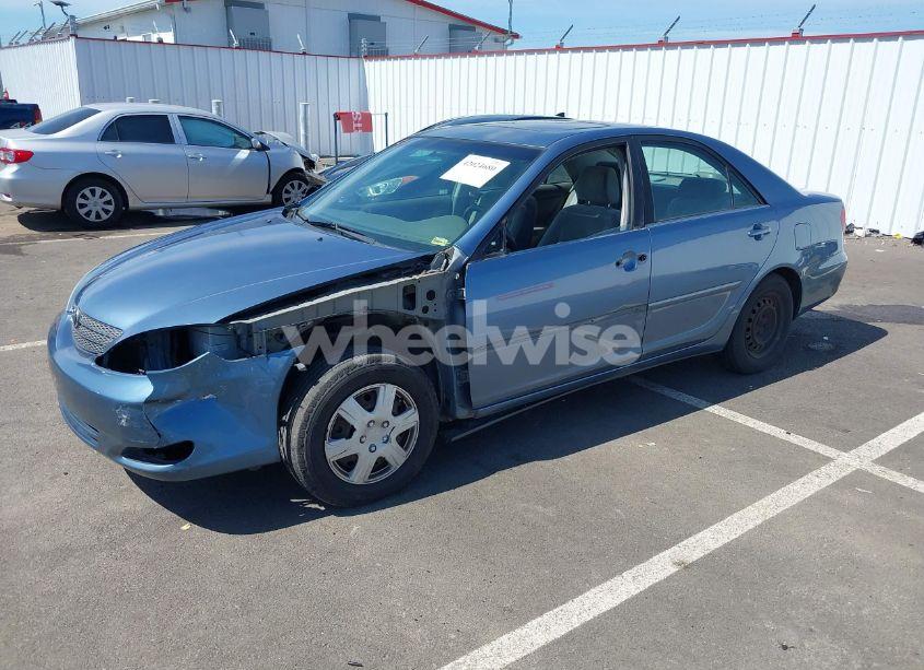 Photo 2 of 2002 Toyota Camry LE (VIN JTDBE30K220018502)