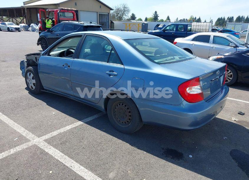Photo 3 of 2002 Toyota Camry LE (VIN JTDBE30K220018502)