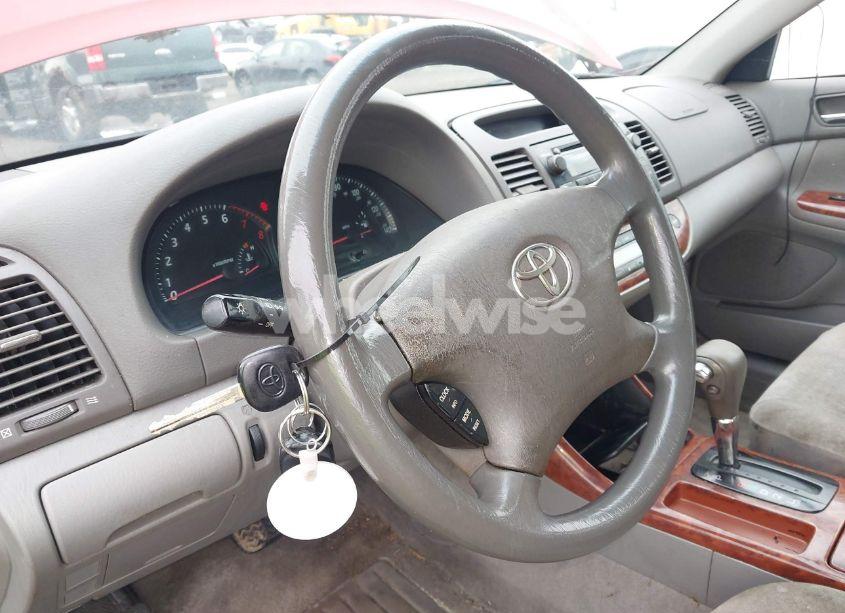 Photo 11 of 2002 Toyota Camry LE/XLE (VIN JTDBE30K320026592)