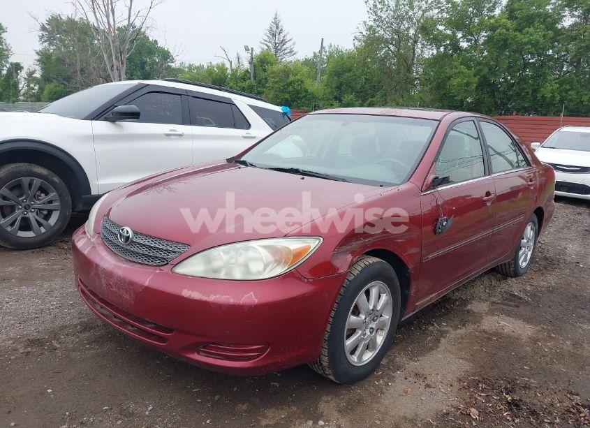 Photo 2 of 2002 Toyota Camry LE/XLE (VIN JTDBE30K320026592)