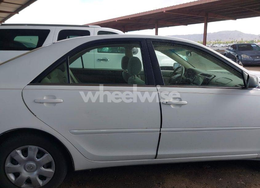 Photo 13 of 2002 Toyota Camry LE (VIN JTDBE30K420116981)