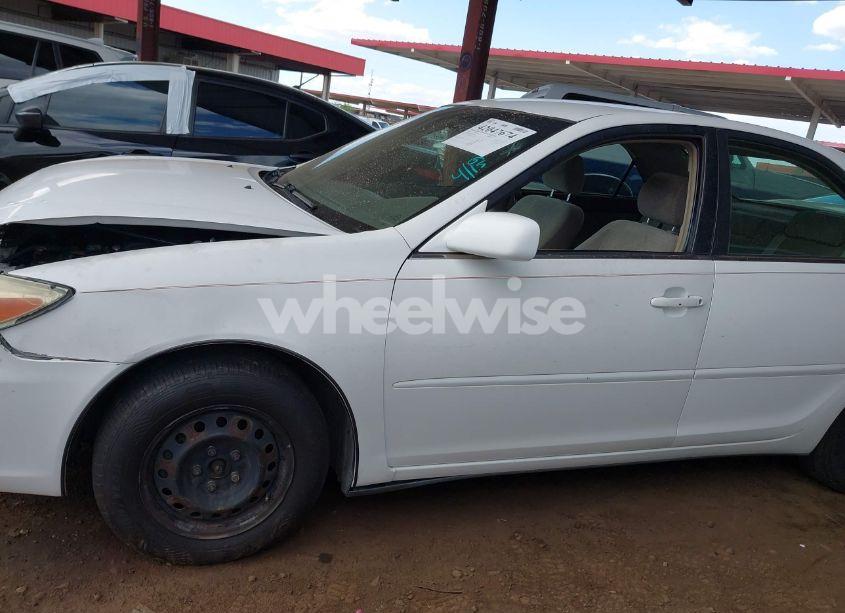 Photo 14 of 2002 Toyota Camry LE (VIN JTDBE30K420116981)