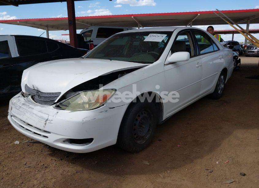Photo 2 of 2002 Toyota Camry LE (VIN JTDBE30K420116981)