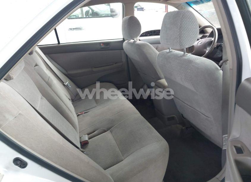 Photo 8 of 2002 Toyota Camry LE (VIN JTDBE30K420116981)