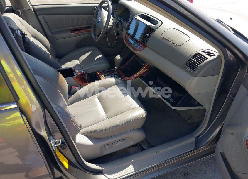 Photo 5 of 2003 Toyota Camry LE/SE/XLE (VIN JTDBE30K630182224)