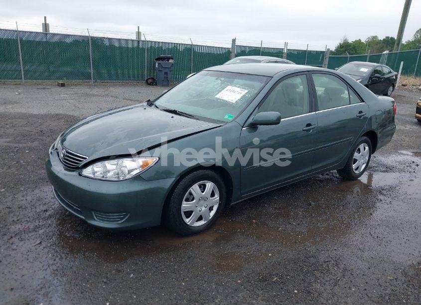 Photo 2 of 2006 Toyota Camry LE (VIN JTDBE30K663053256)