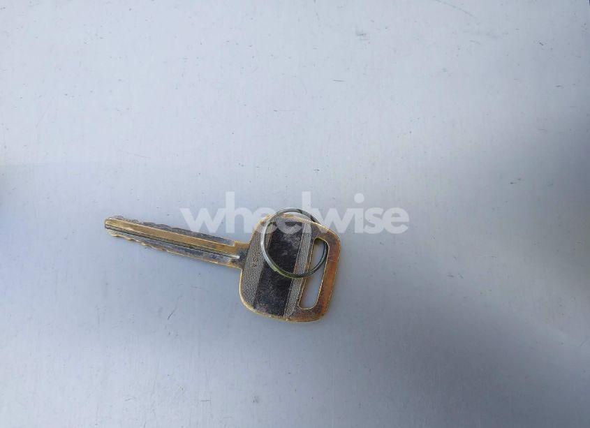 Photo 11 of 2003 Toyota Camry LE (VIN JTDBE32K030149698)