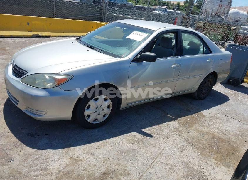 Photo 2 of 2003 Toyota Camry LE (VIN JTDBE32K030149698)