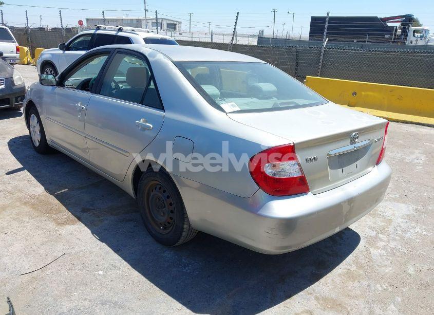 Photo 3 of 2003 Toyota Camry LE (VIN JTDBE32K030149698)