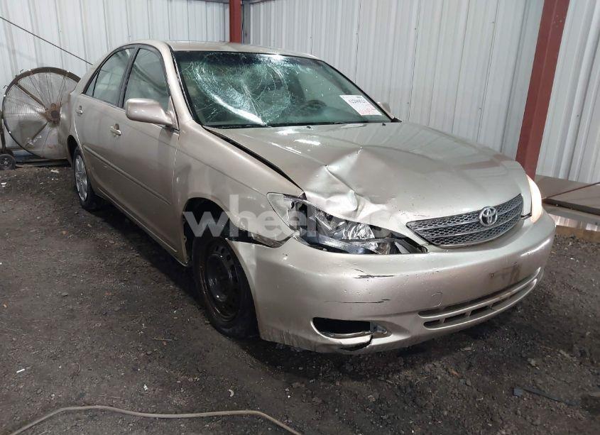 2003 Toyota Camry LE (VIN JTDBE32K030158451) main photo