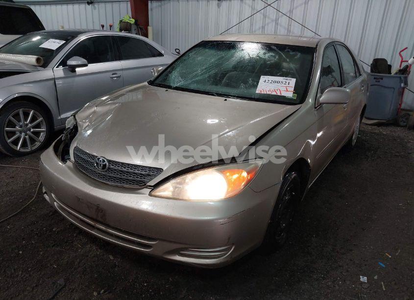 Photo 2 of 2003 Toyota Camry LE (VIN JTDBE32K030158451)